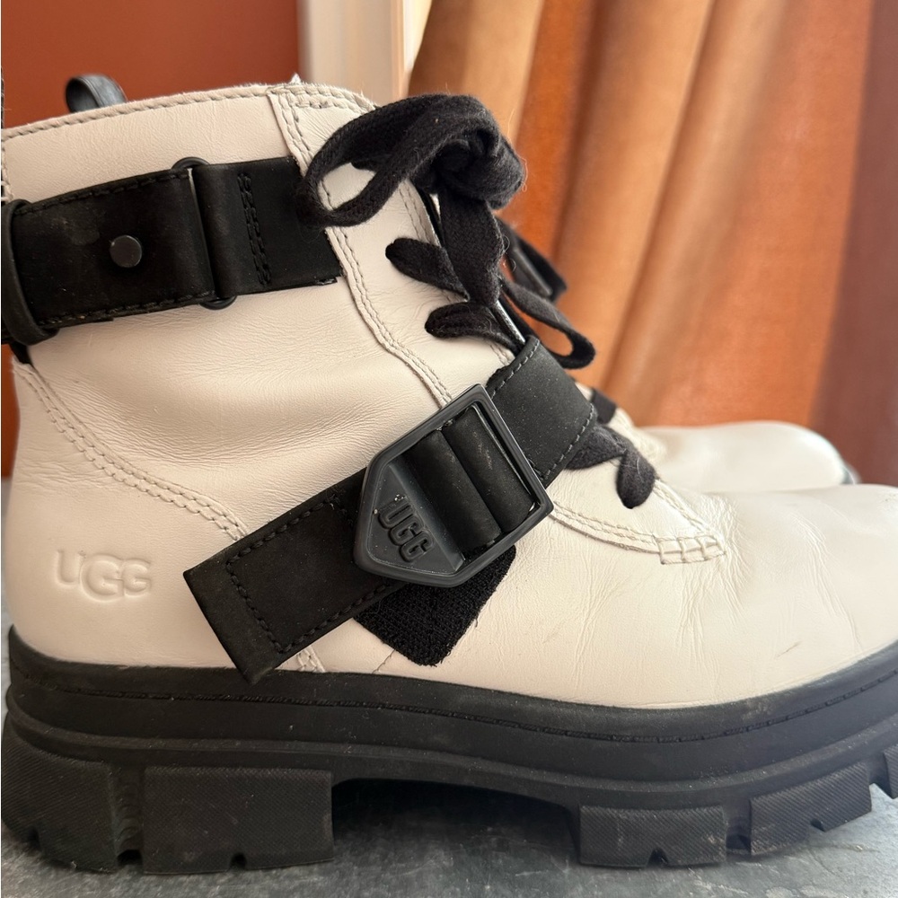 UGG 7White and Black Boots